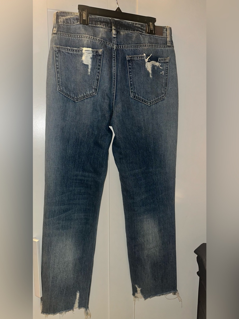 Hidden High Rise Distressed Straight Jeans $122 MSRP - Picture 6 of 6